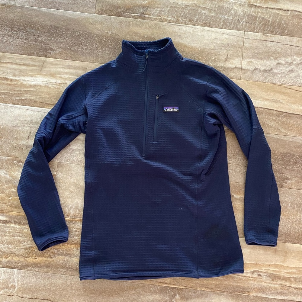 Women’s PATAGONIA pullover size Small